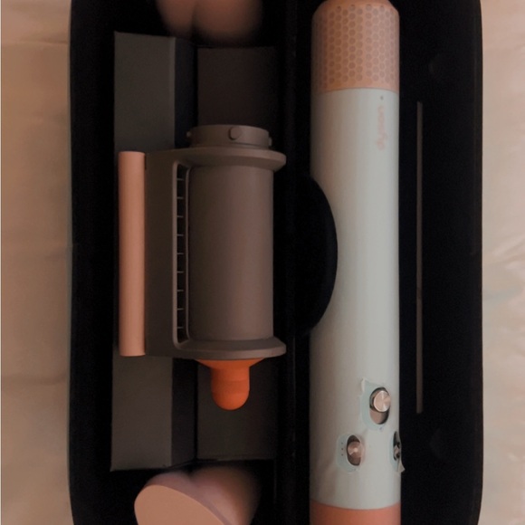 Dyson Hair Styling tool - Picture 4 of 4